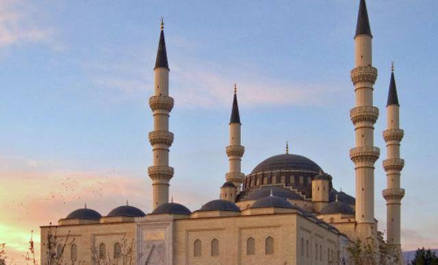 伊朗为啥选择德黑兰当首都?易守难攻之地,若遭遇入侵可随机应变