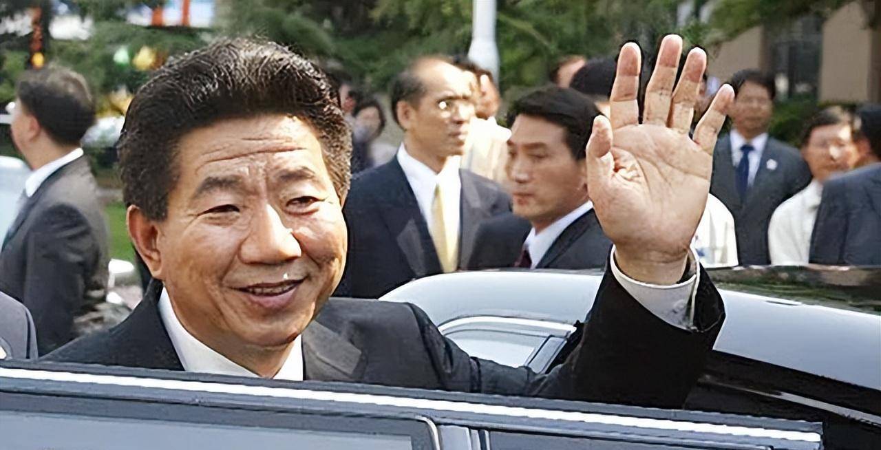 韩国总统卢武铉跳崖身亡后:儿子入学北大,女儿服刑后离开韩国