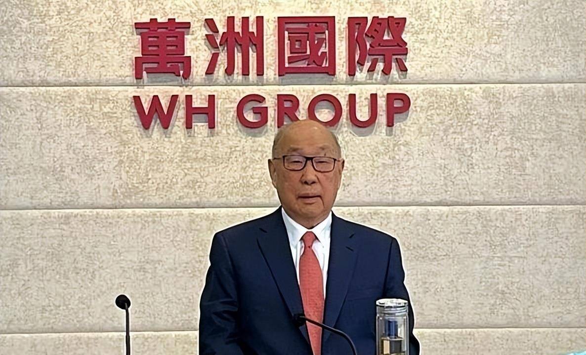 不是别人,正是董事长的儿子——万洪建,而双汇集团的董事长万隆,正