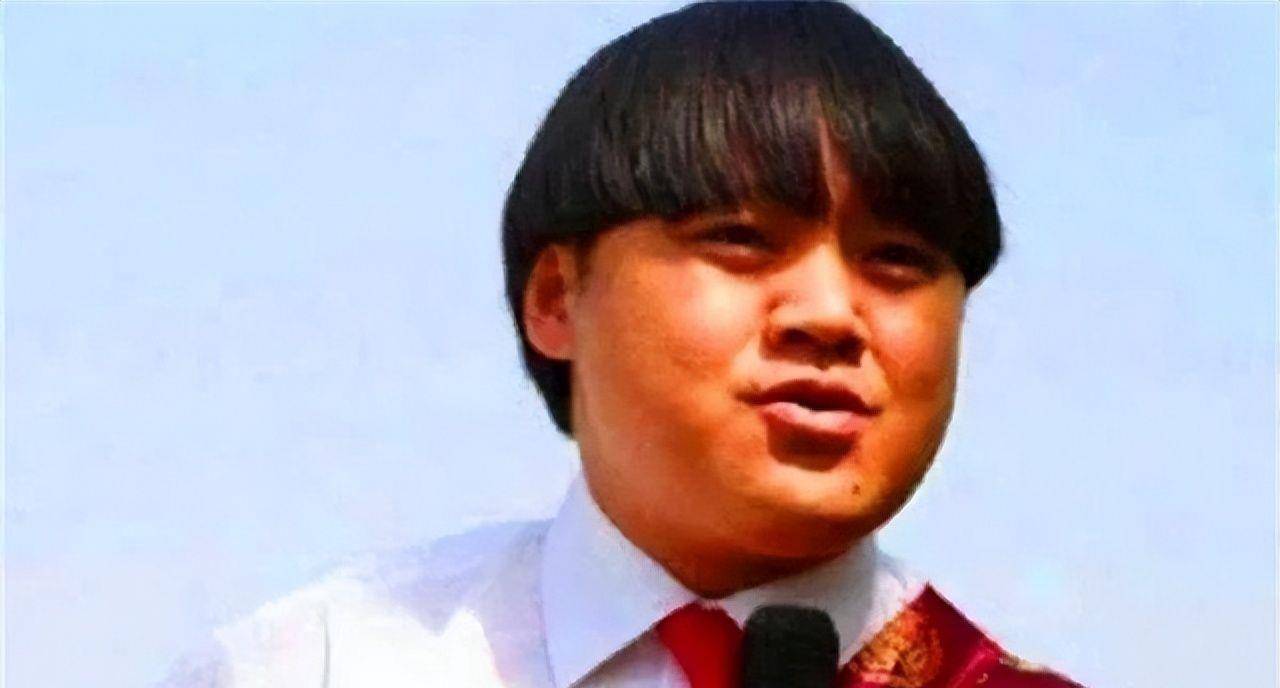 藏族小伙嗜酒如命,借郭德纲8元买酒,去世后得郭评价:酒害了他