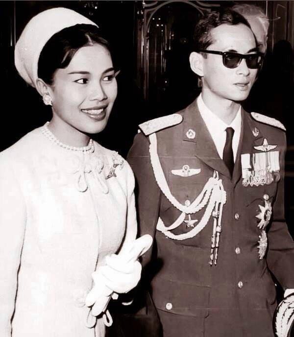 70岁泰王的20妃嫔:被军事化编号,陪伴目的各不相同