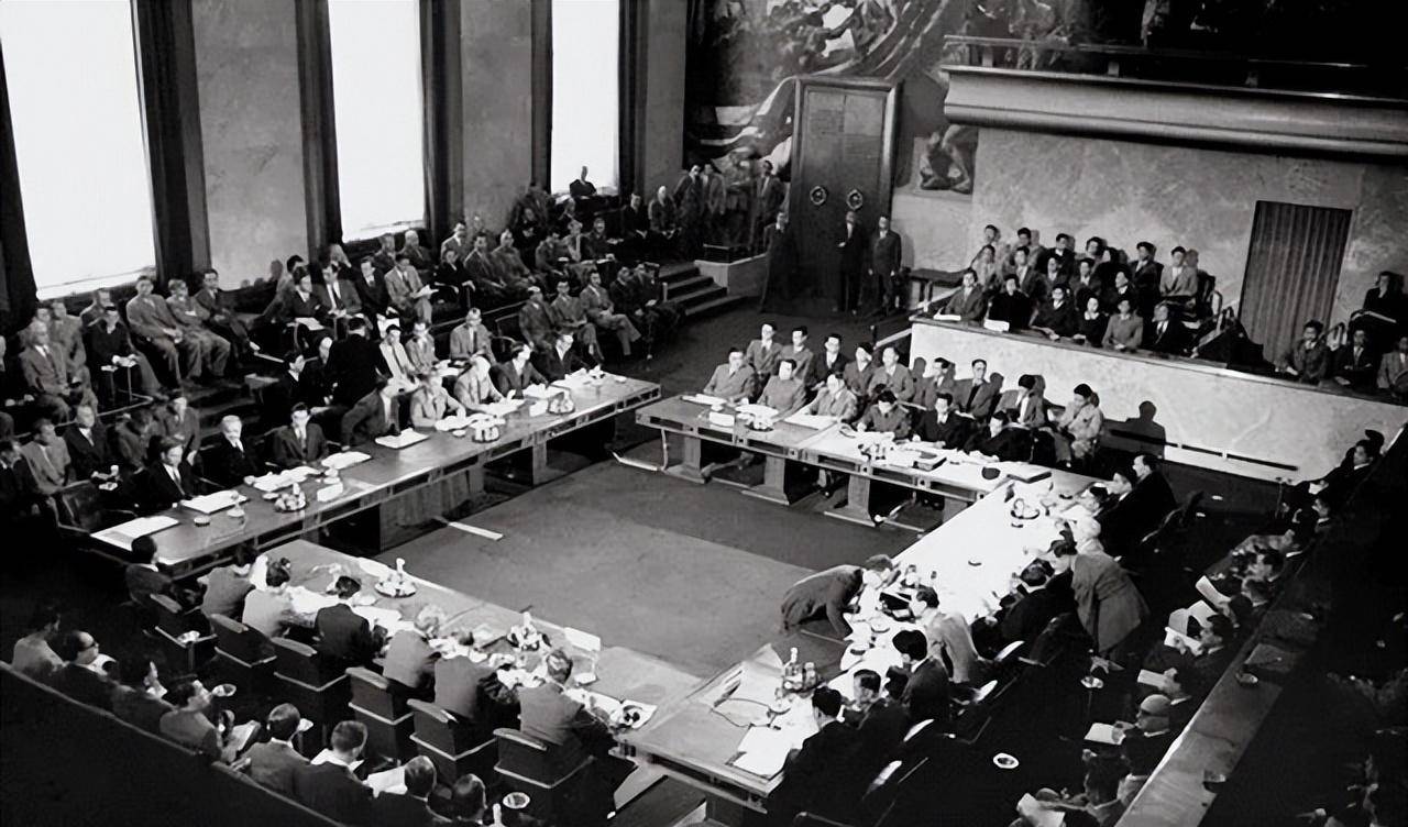 同年4月,法国与越南在日内瓦会议上达成了停火协定,但是参加会议的