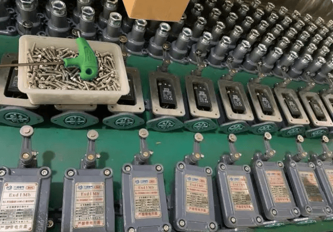 kbxc-5/127矿用隔爆型行程开关煤矿井下作控制元件之用