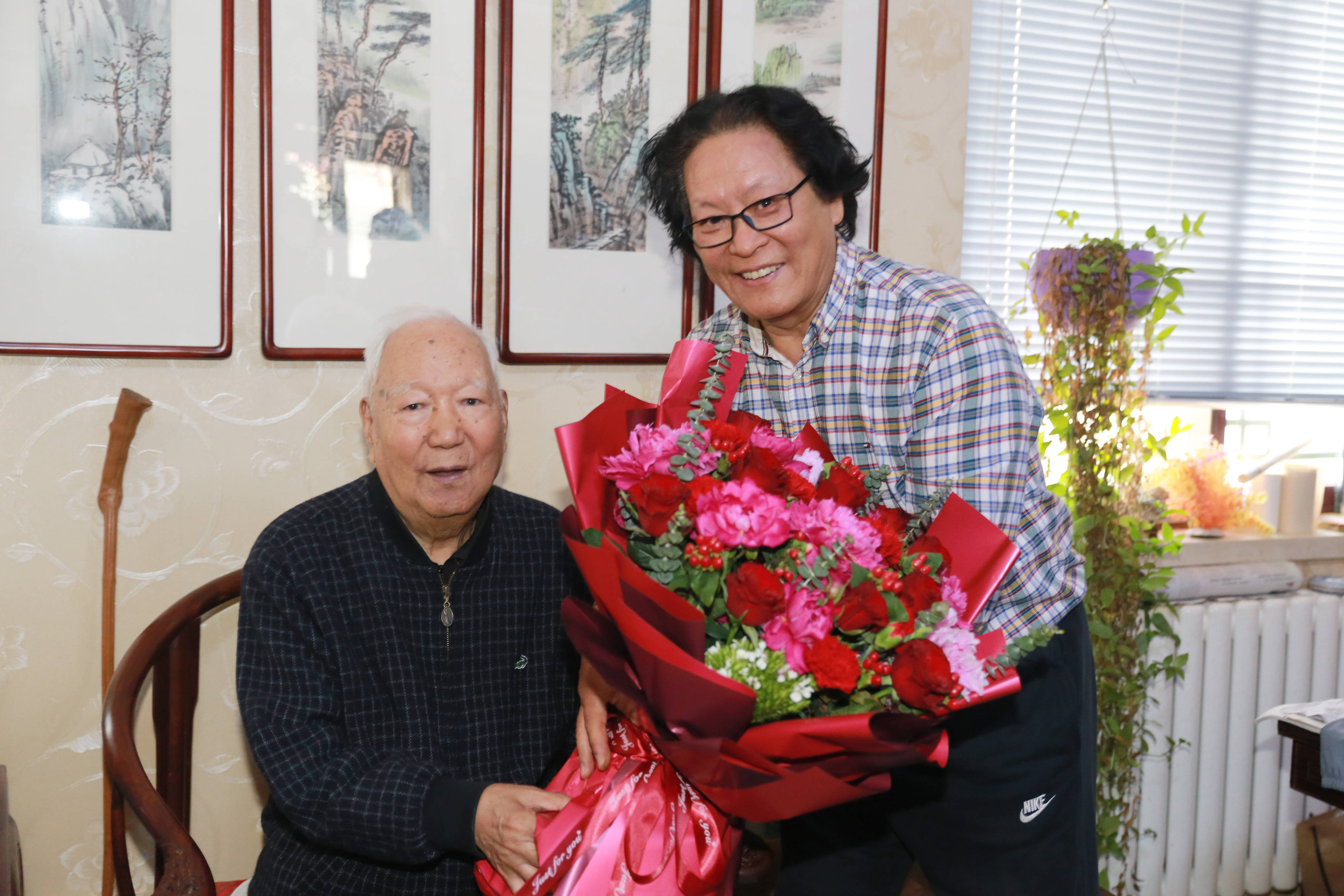 著名画家焦俊华教授收徒陈鸿轩仪式在天津文学艺术网中心举行