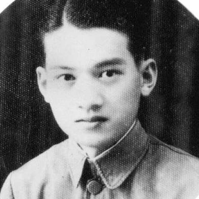 70岁台籍老人回大陆探亲,说出名字后惊动中央:恢复党籍享受优待