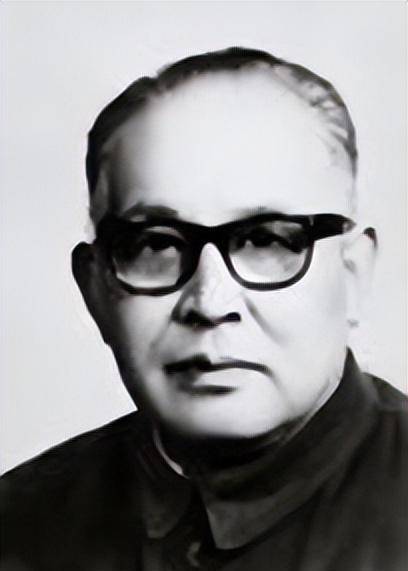 1940年,丈夫得知妻子牺牲,悲愤下成为特等功,7年后亡妻现身