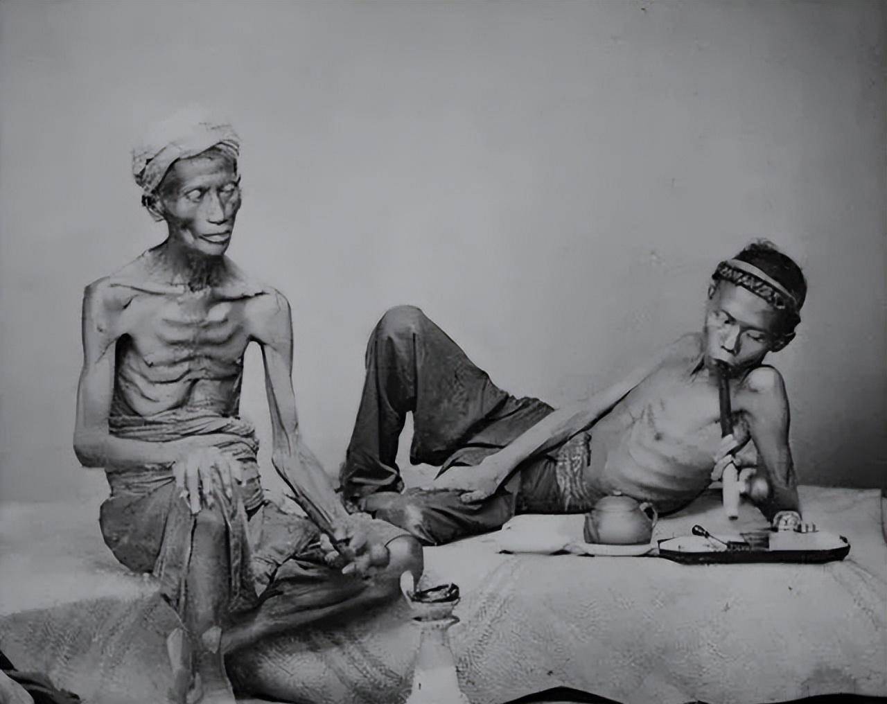 逛窑子,抽大烟,把财产败光后饿死,大清被一帮"废物"给弄没的_清朝