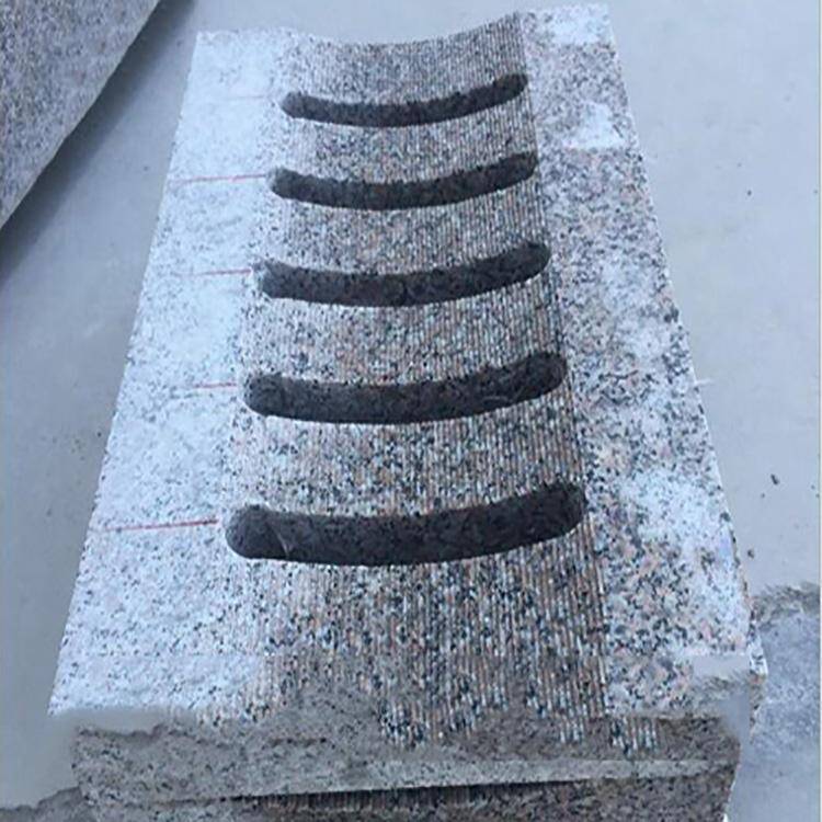 石材铺装排水板与路牙石排水雨水篦子:美化环境与排水功能的完美结合