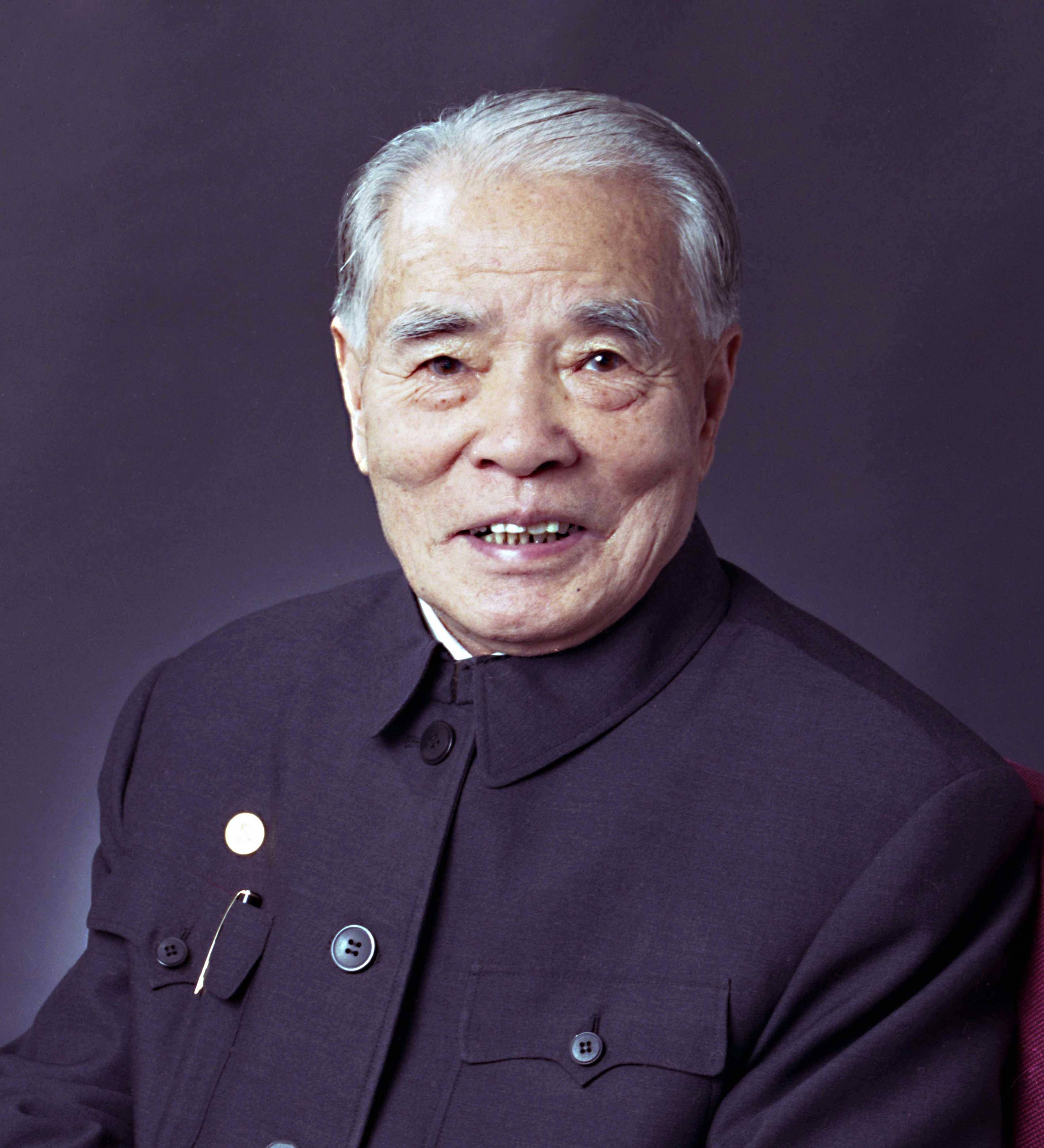 他二十多年工作不顺,当上副部长没几年,就要退下来,有些不甘心