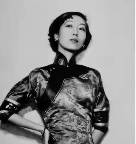 梅娘:民国女作家,与张爱玲齐名,经历了丧夫丧女丧子,活到92岁