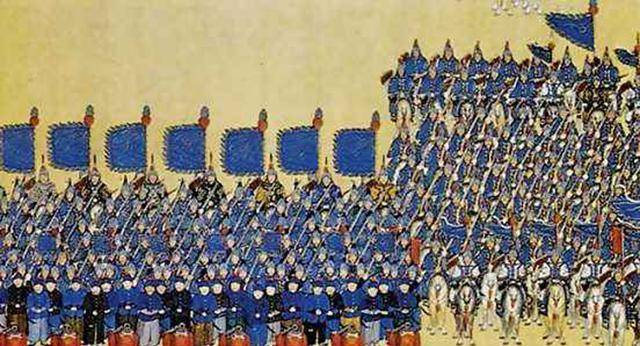 清朝统治者对绿营军态度很是暧昧,既是加以利用,同时又加以控制