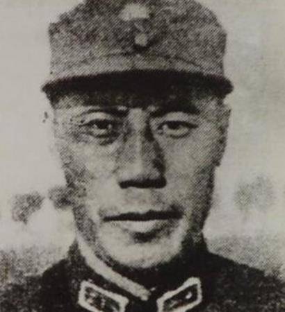 1983年,山东大爷为领导倒水身份曝光,"空军英雄"为何成门卫?