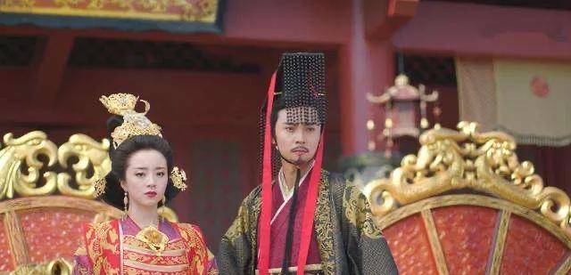 隋文帝杨坚为什么要废太子杨勇,改立杨广?只因他已骑虎难下