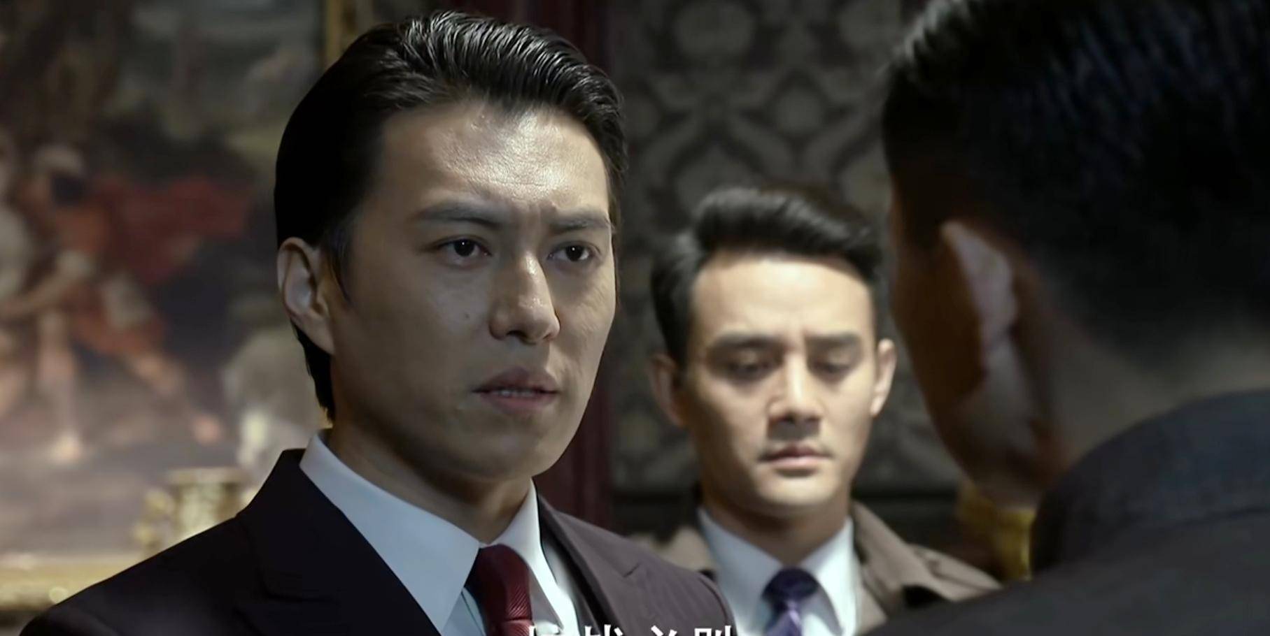 而比起明楼,明诚隐藏身份的惊心动魄,比起在前线