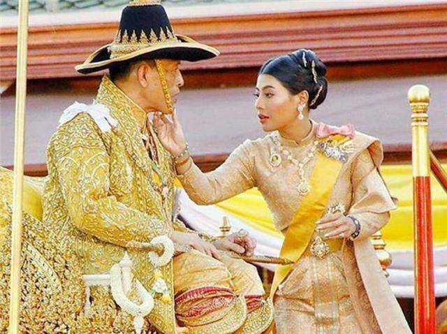 泰国皇帝老婆图片