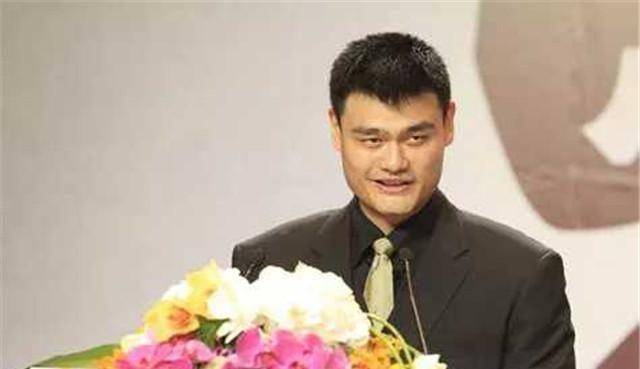 39岁姚明身价过亿,体重超过400斤,妻子叶莉说道:生活压力重