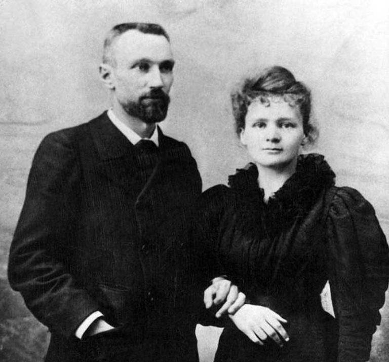 因丑闻差点被撵出法国,玛丽·居里,背负着耻辱的孤独前行者