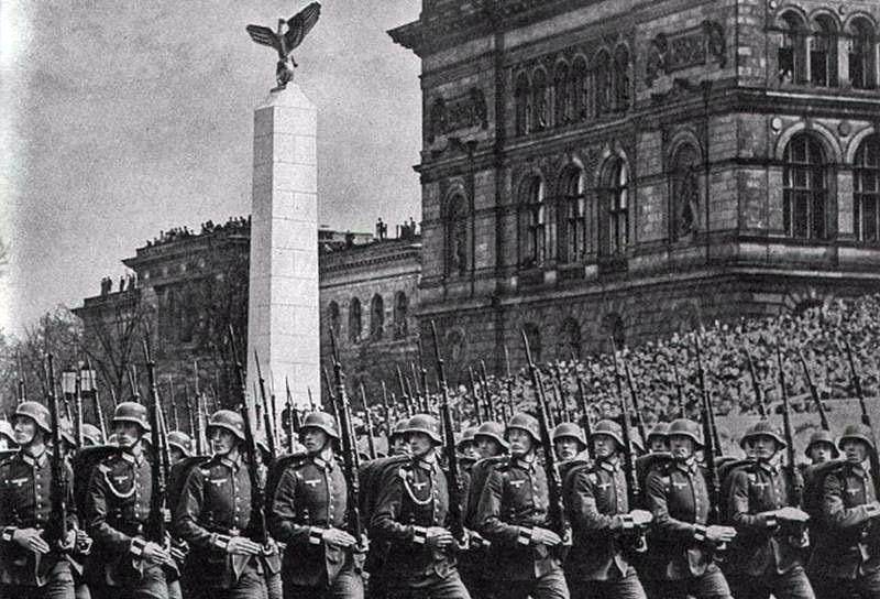 乌克兰希特勒雕像图片
