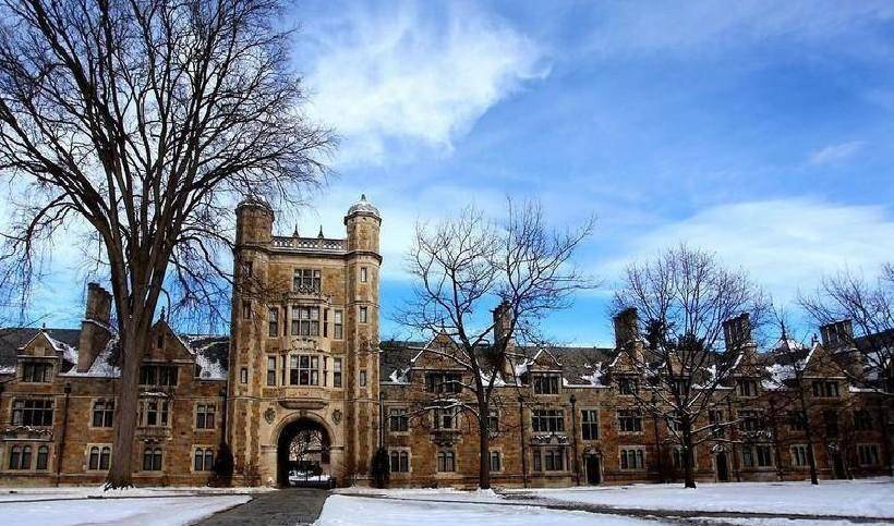 64年,邓公视察兰州504工厂,见到一女工惊诧道:你怎么在这里?