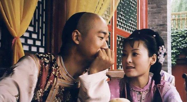 的纪晓岚,相貌丑陋还口吃,贪图美色,一顿要吃10斤肉_才华_乾隆_和珅