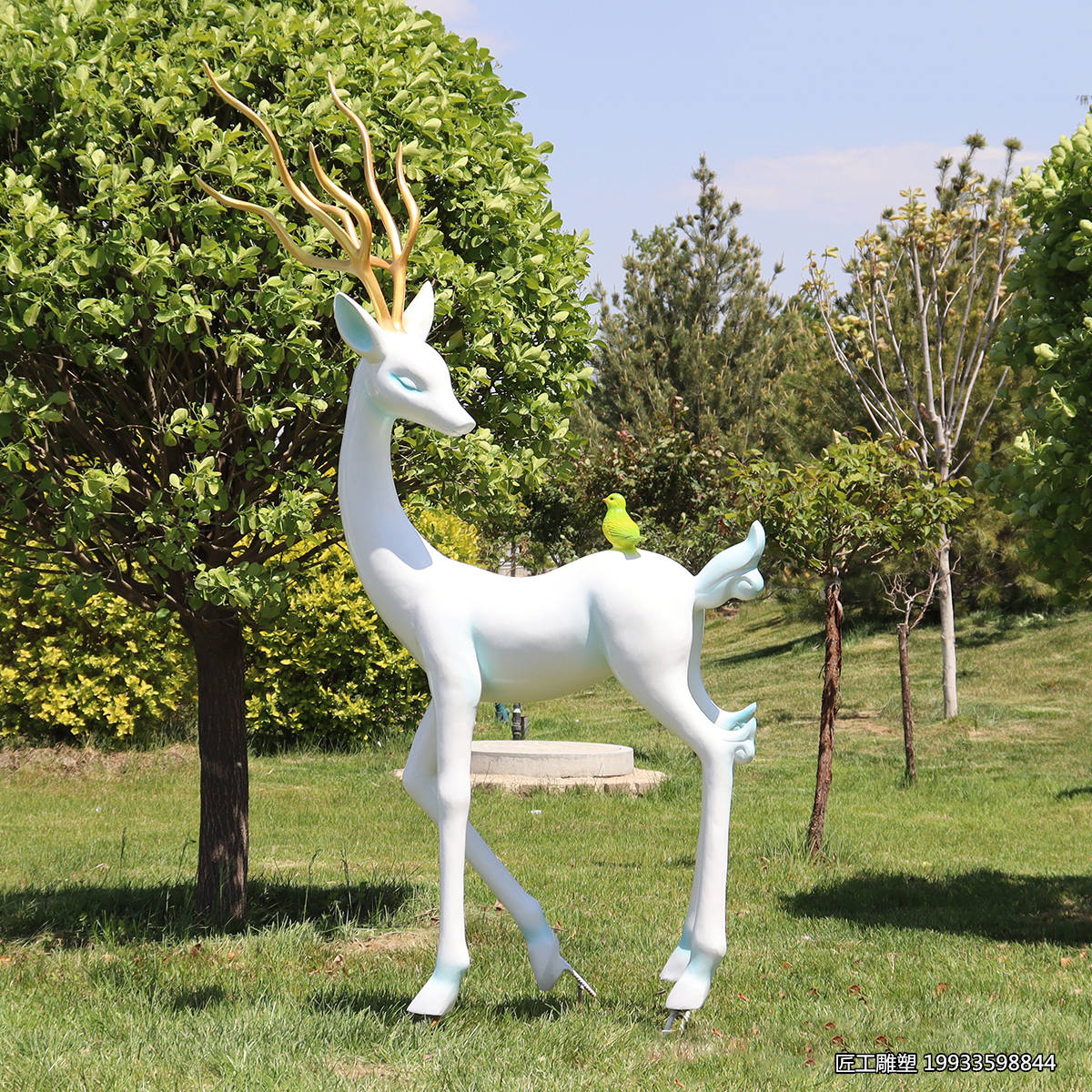 玻璃钢吉祥鹿动物雕塑 仿真户外草坪摆件