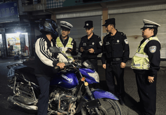 三项创建|民警巡逻在身边 群众心中很踏实_宣传_交通_清查