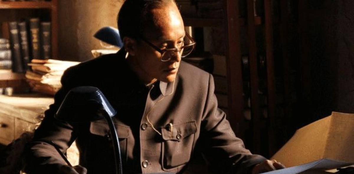 国家到底对钱学森有多重视?看看他身边那两个人的身份,就明白了