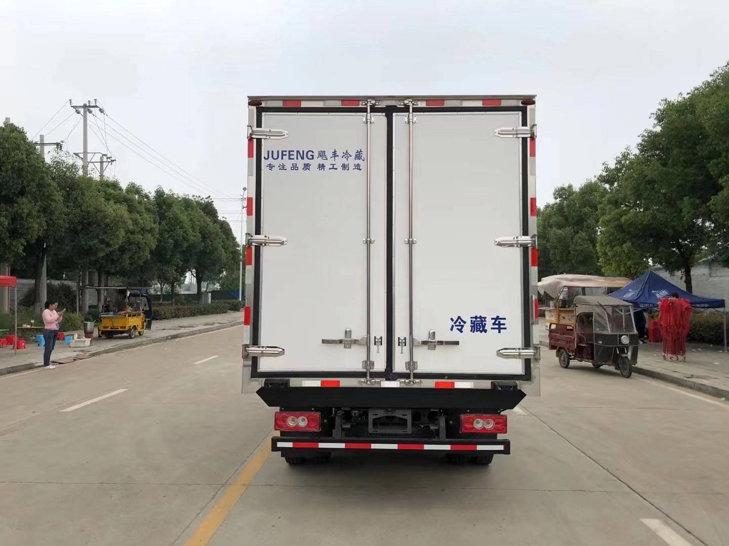 4米2福田奥铃速运冷藏车