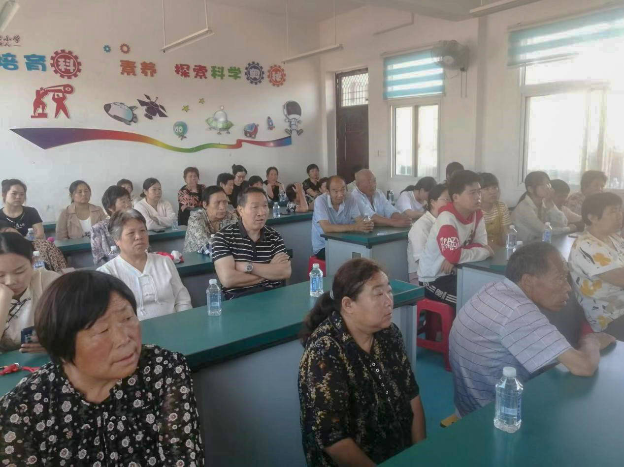邓州市十林镇社区学校:家庭教育深入心 协同育人培英才