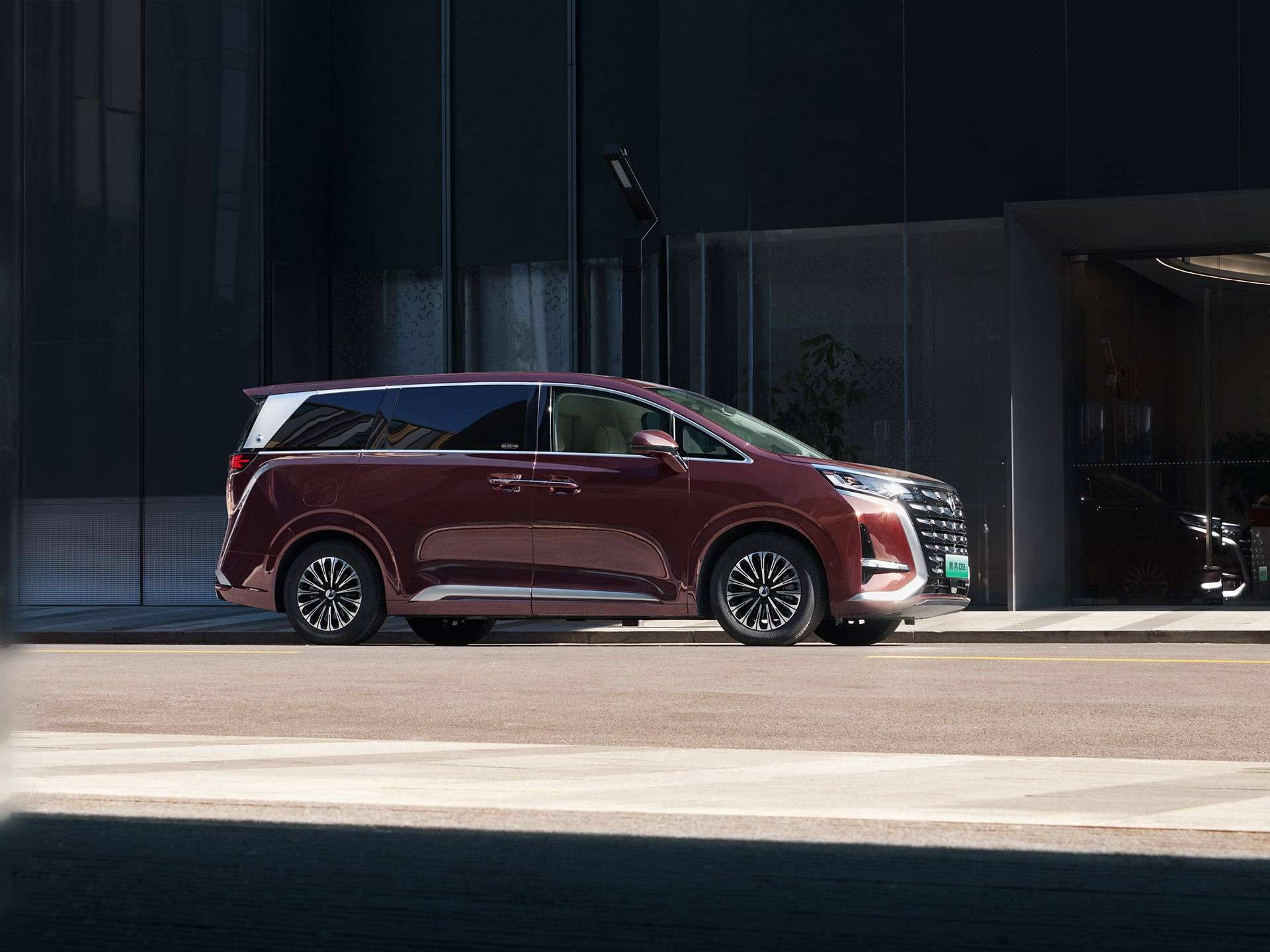 新能源化动作最慢的mpv们,为啥超混更受用户更认?