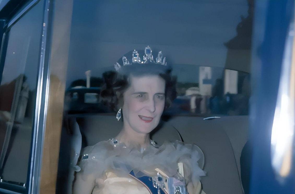 女王的堂弟:愁眉尖嘴不像贵族,为钱卖了3顶王冠,靠长寿成赢家_肯特