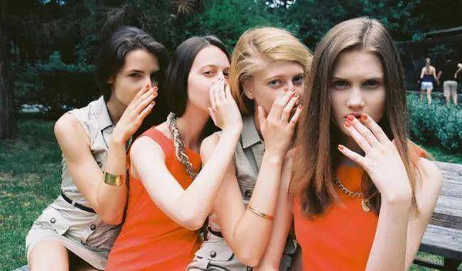 2000年荷兰"性交易"合法化,21年过去,给荷兰带来影响有多大?