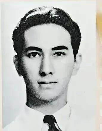 何鸿燊(1921—2020,下图)至此,何鸿燊集齐了梅兰竹菊四张邮票,在澳门