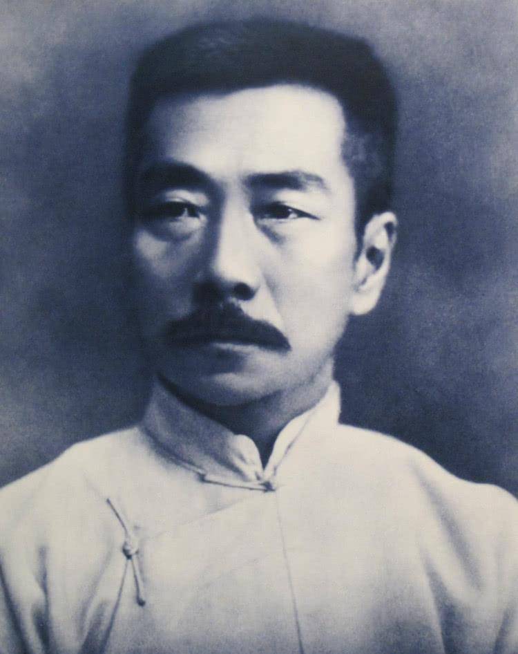 大家都知道,鲁迅先生说话非常直接,从不给人面子,可并不妨碍得到人们