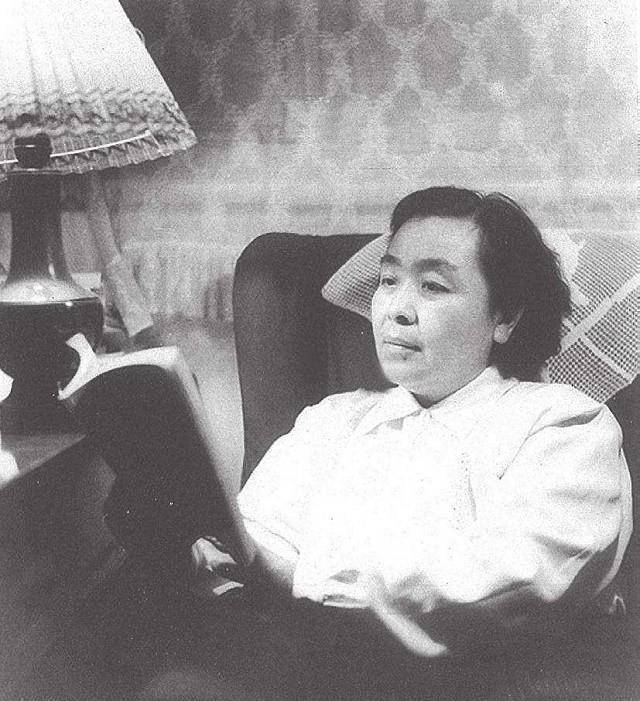 胡也频:为等丁玲回头,忍受一妻二夫三人行,刚有好结果却被杀害