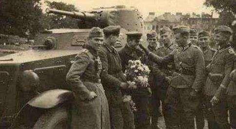 1939年9月—10月,苏德联手瓜分波兰的9张罕见照片,感觉有点诡异!