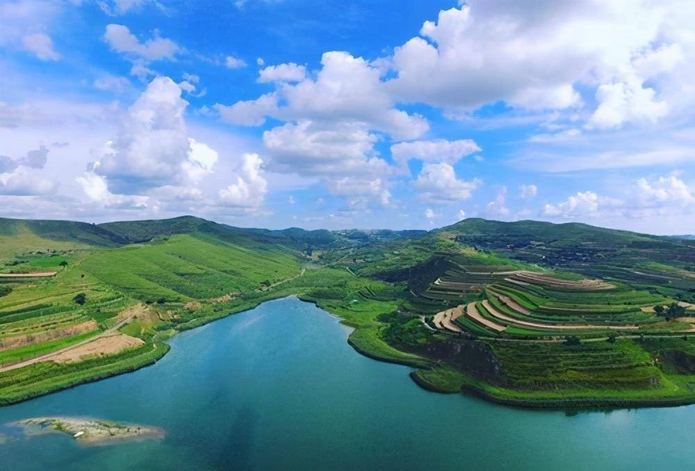 "海原县,如今隶属于宁夏自治区,而在民国时