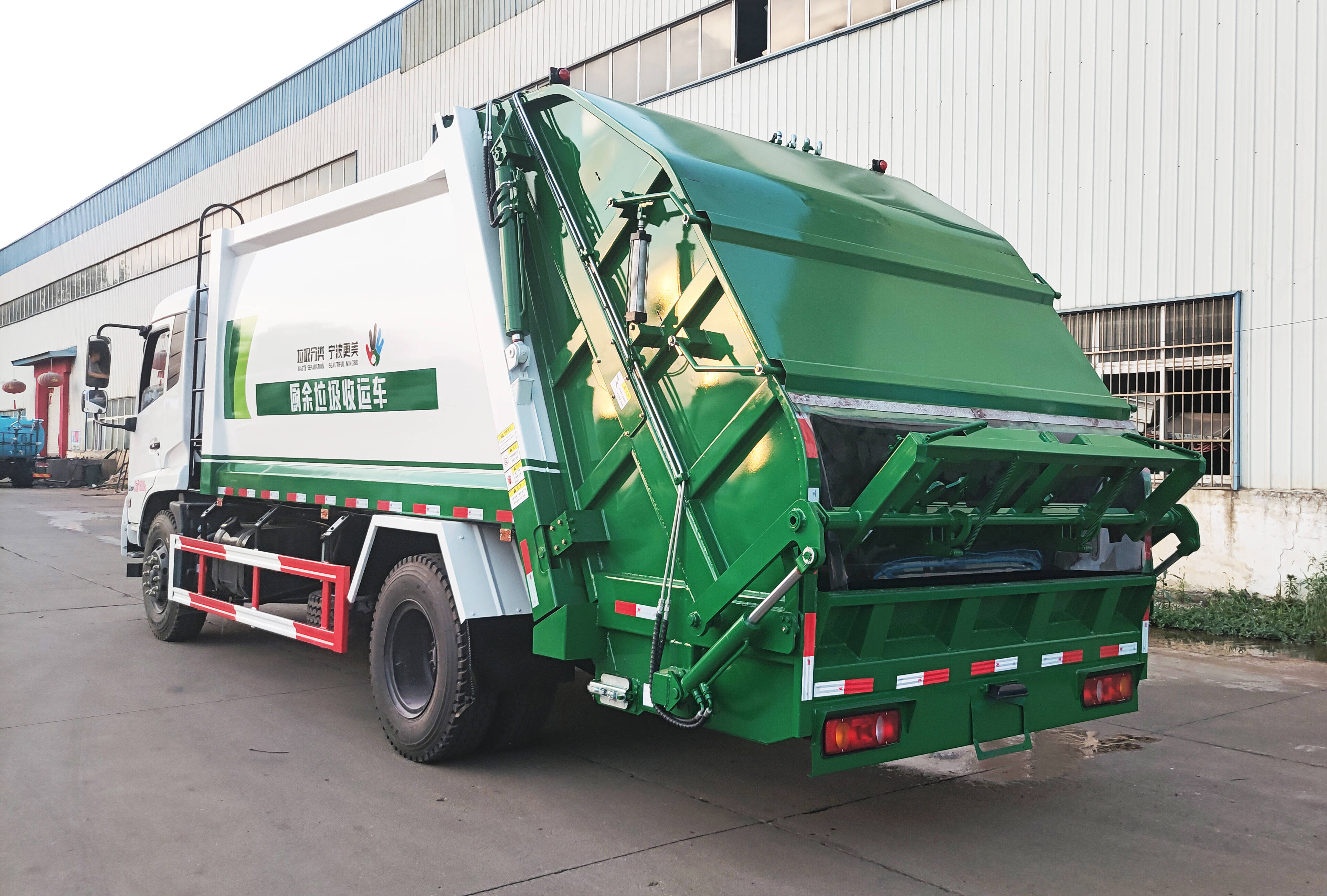 东风天锦18方压缩垃圾车