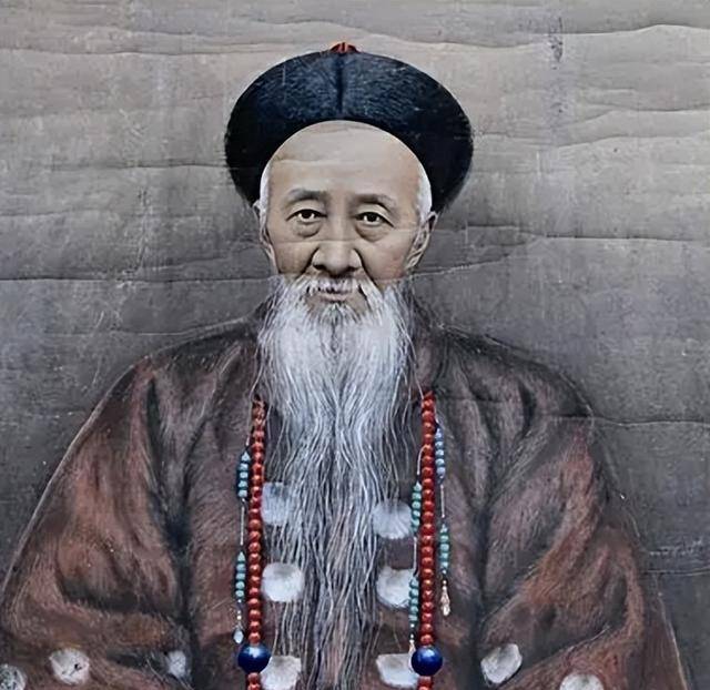 张之洞画像清朝的朝中大臣们也深知白役的危害,张之洞就曾在奏章中