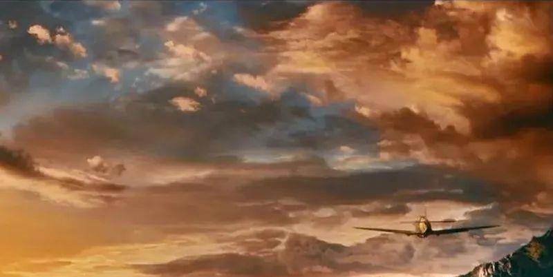 民国生死恋,男子飞向蓝天前给恋人写下绝命书:此时,我