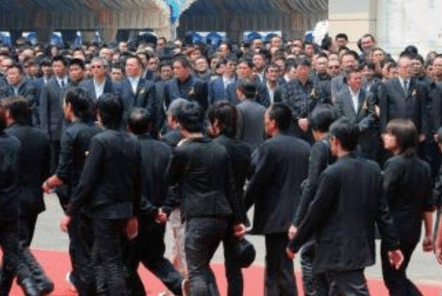 他是末代"黑道教父",身高1米58令人忌惮,4个女儿也无人敢娶