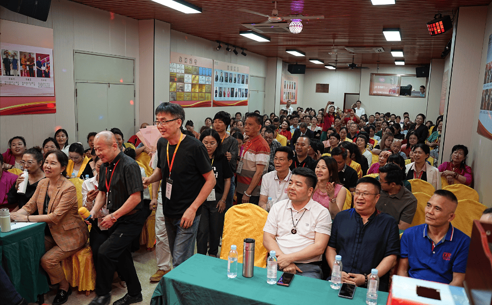 "恒松村晚"唱响恒松人的美好生活