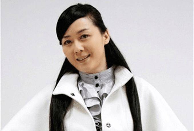 李琳24岁成名后,嫁大10岁导演被骗财骗情,41岁二婚成人生赢家