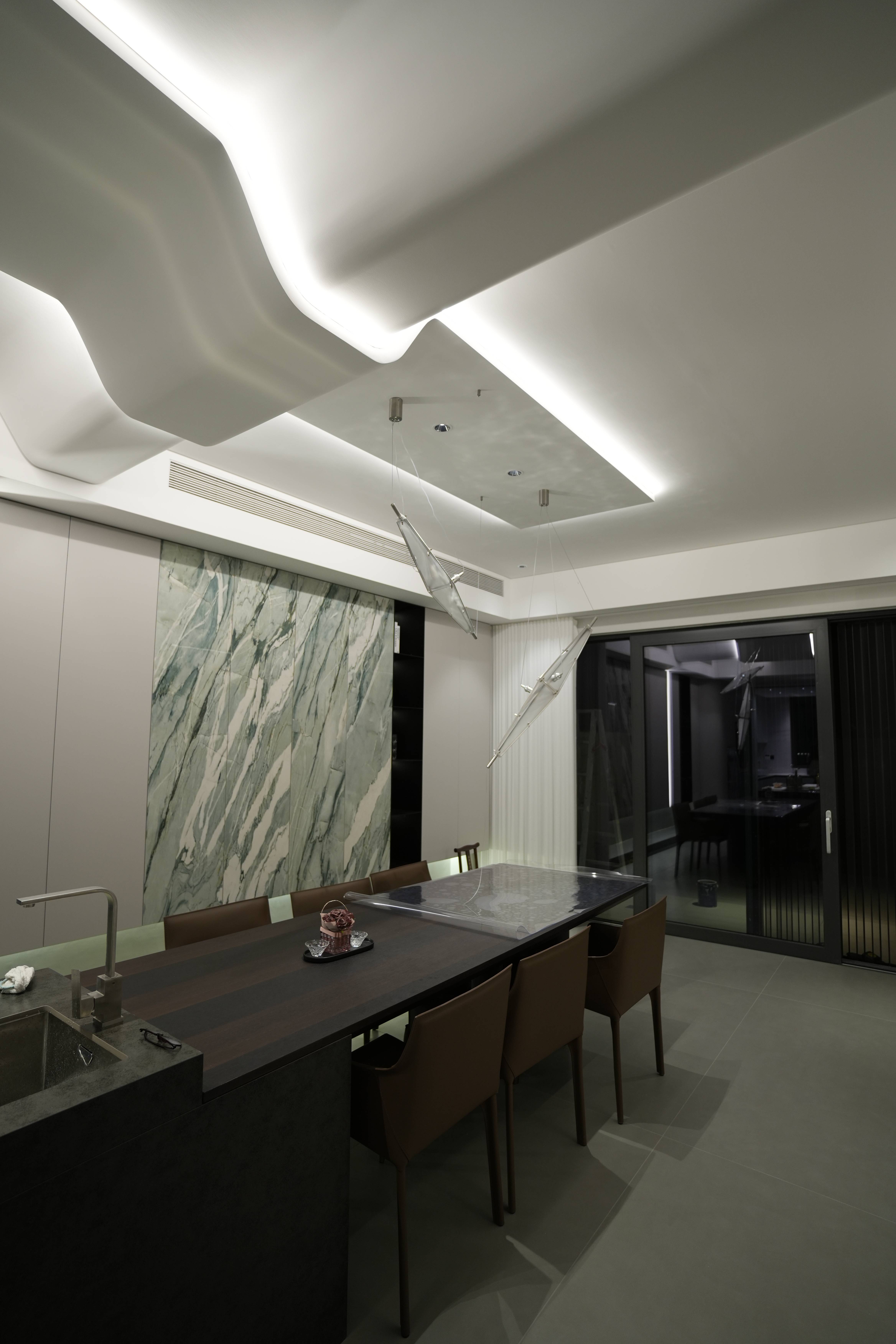 这2种弧形顶设计搭配无主灯,客厅更出彩!