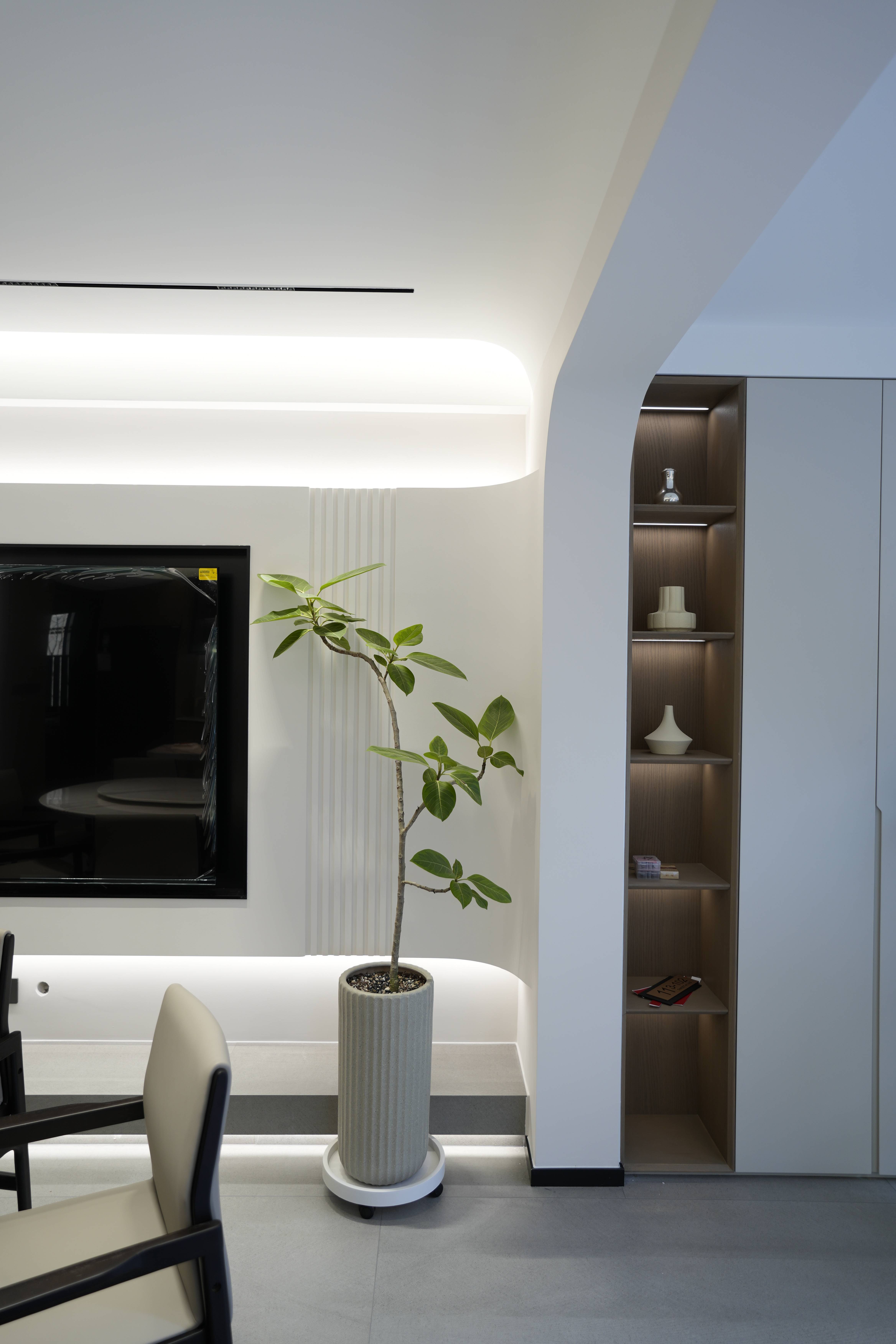 这2种弧形顶设计搭配无主灯,客厅更出彩!