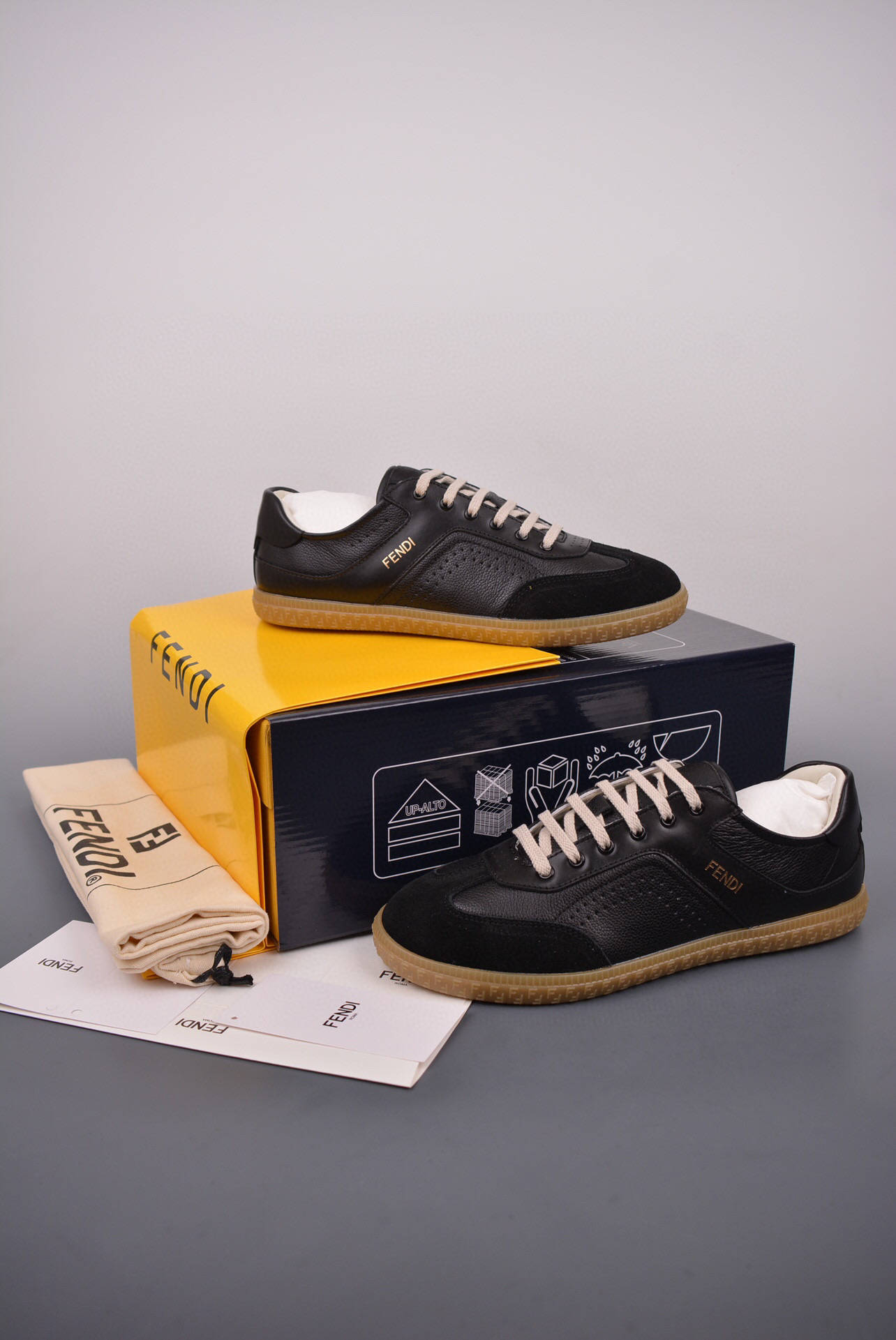 芬迪弗莱尔 fendi flair leather sneaker low 复古皮革生胶德训系带