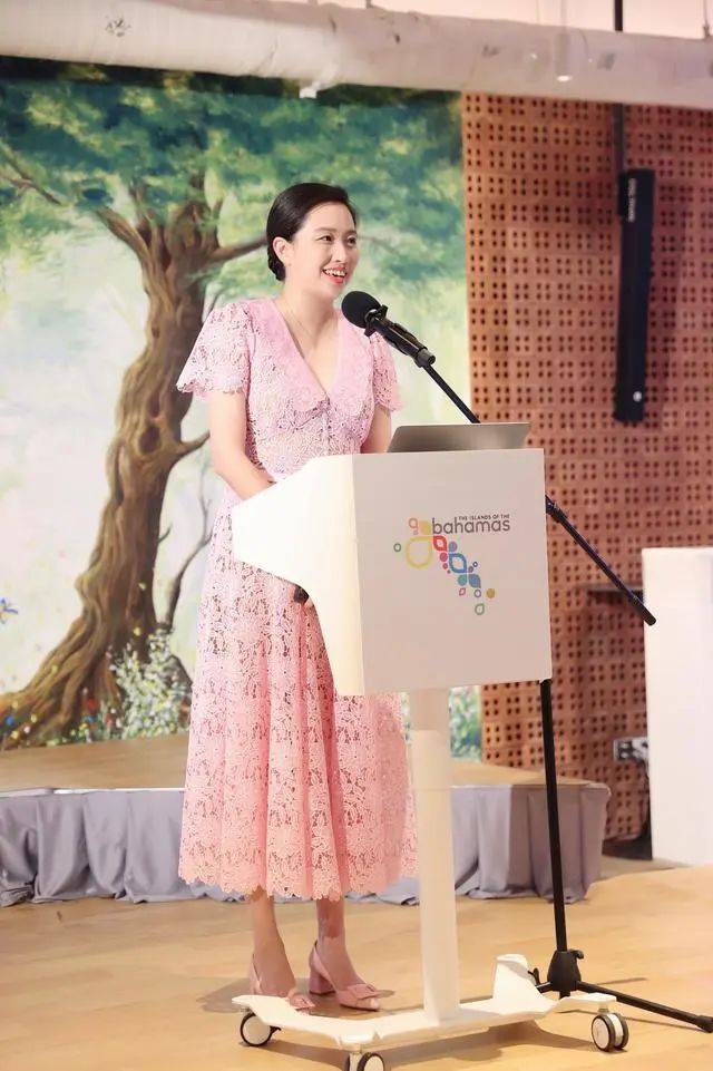 有限公司董事长孔德华,著名琵琶演奏家乔鹤领衔的乔音鹤舞演奏团以