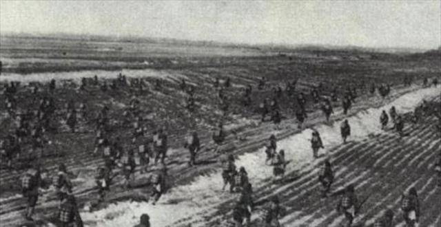 在湖南衡宝战役中,张淦受到我军强烈的军事打击,一败涂地,损失军队