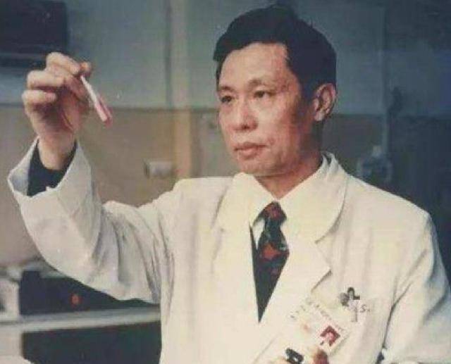 55年前,56岁的她以"自杀方式"结束自己生命,令钟南山心痛半生