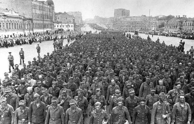 柏林会战:攻克柏林,30万苏军倒在了胜利的前夜